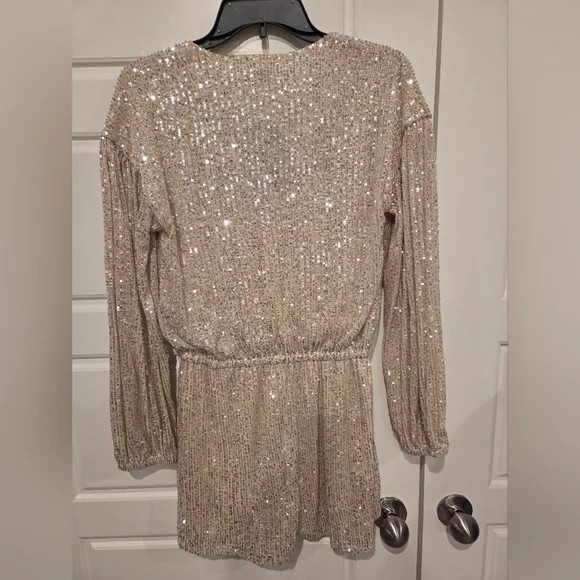 FASHION NOVA DIVINE SHINE SEQUIN ROMPER SIZE MEDIUM NWT - Picture 7 of 9